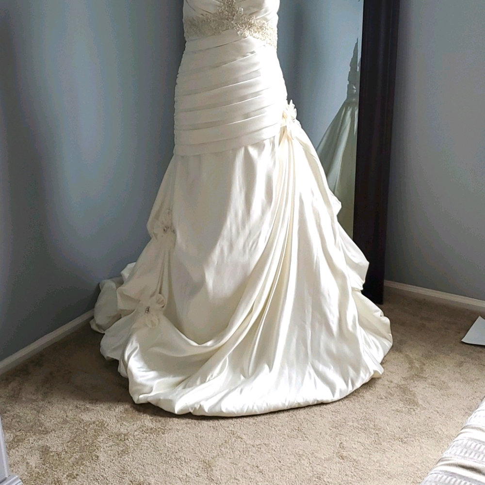 Eden Gold Label Wedding Dress